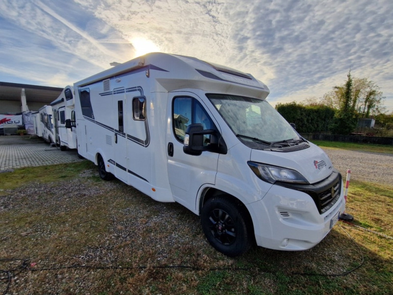 Etrusco T 7400 SBC - Poolintegreeritud matkaauto: pilt 1 Etrusco T 7400 SBC - Poolintegreeritud matkaauto: pilt 1