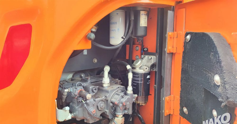 Lintekskavaator Doosan DX140LCR-5: pilt 8