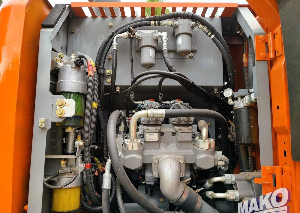 Ratastel ekskavaator Hitachi ZX 140: pilt 9