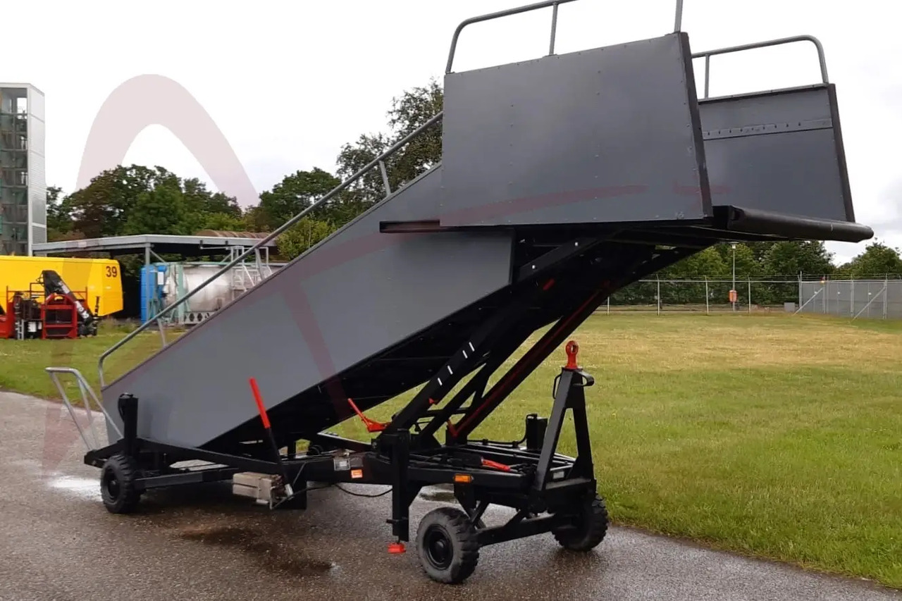AMSS SKYWAY 66-148 - Reisijate trepp: pilt 3 AMSS SKYWAY 66-148 - Reisijate trepp: pilt 3