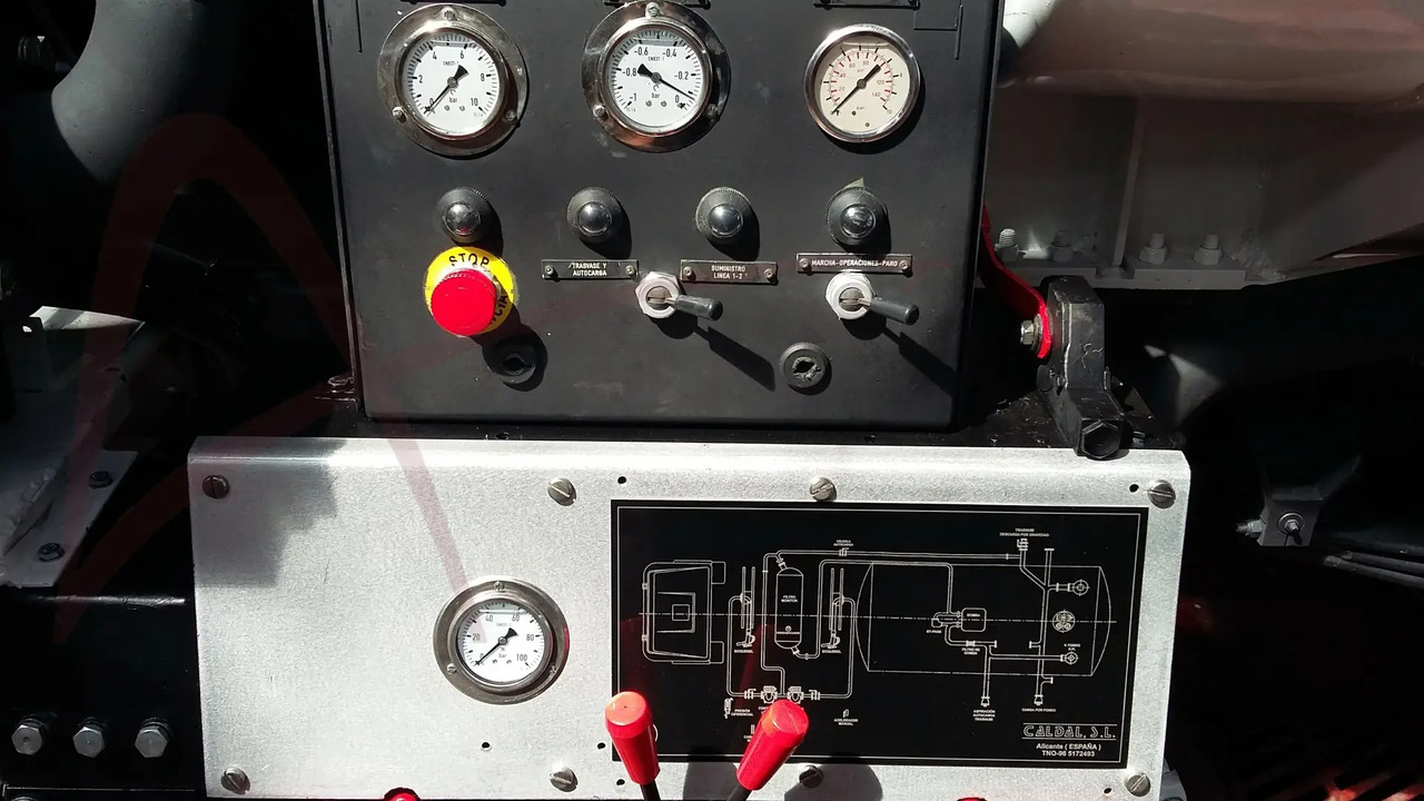 AVGAS B-100 - Tsisternauto: pilt 5 AVGAS B-100 - Tsisternauto: pilt 5
