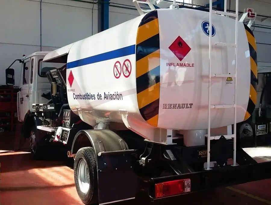 AVGAS B-100 - Tsisternauto: pilt 3 AVGAS B-100 - Tsisternauto: pilt 3
