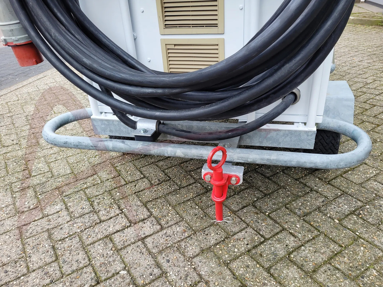 AXA POWER 3GSTS 200/345L - Maapealne vooluallikas: pilt 3 AXA POWER 3GSTS 200/345L - Maapealne vooluallikas: pilt 3