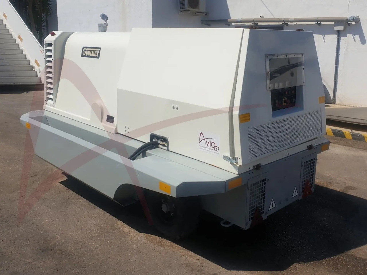 GUINAULT GA120V18D2100 - Maapealne vooluallikas: pilt 2 GUINAULT GA120V18D2100 - Maapealne vooluallikas: pilt 2