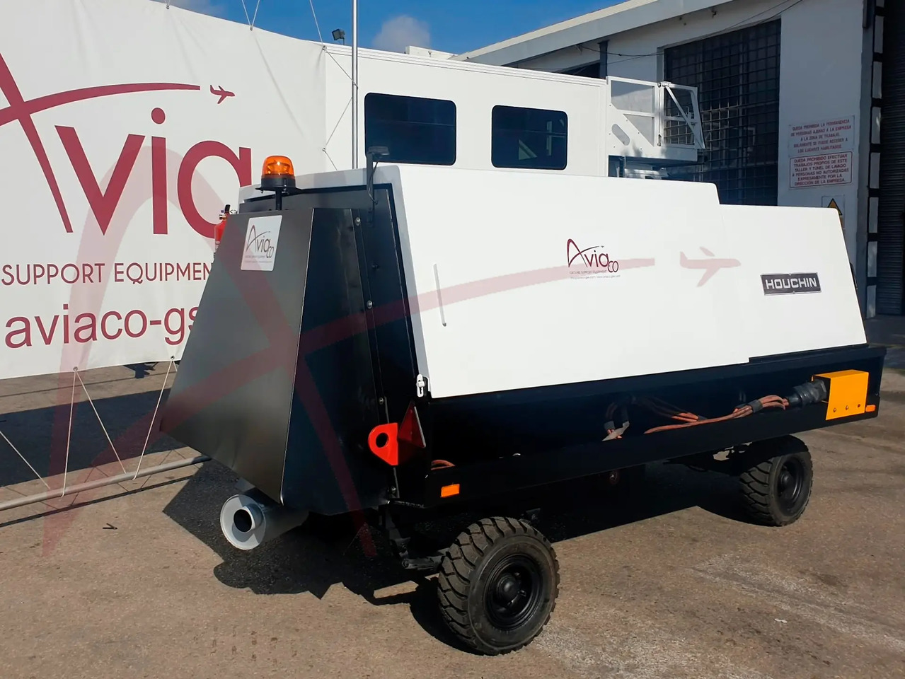 HOUCHIN C690 - Maapealne vooluallikas: pilt 1 HOUCHIN C690 - Maapealne vooluallikas: pilt 1