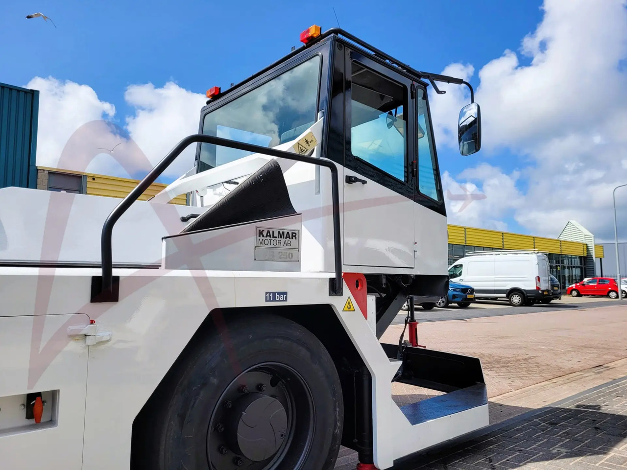 KALMAR MOTOR AB FB 250 - Lennukite puksiirsõiduk: pilt 3 KALMAR MOTOR AB FB 250 - Lennukite puksiirsõiduk: pilt 3