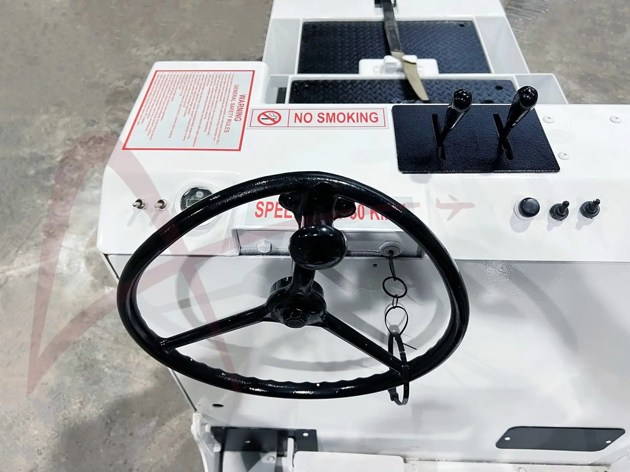 LEKTRO AP8600 - Lennukite puksiirsõiduk: pilt 3 LEKTRO AP8600 - Lennukite puksiirsõiduk: pilt 3