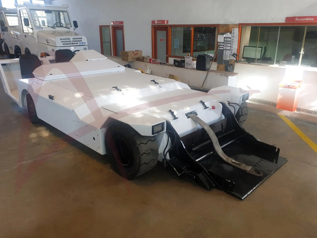 LEKTRO AP8950SD - Lennukite puksiirsõiduk: pilt 2 LEKTRO AP8950SD - Lennukite puksiirsõiduk: pilt 2