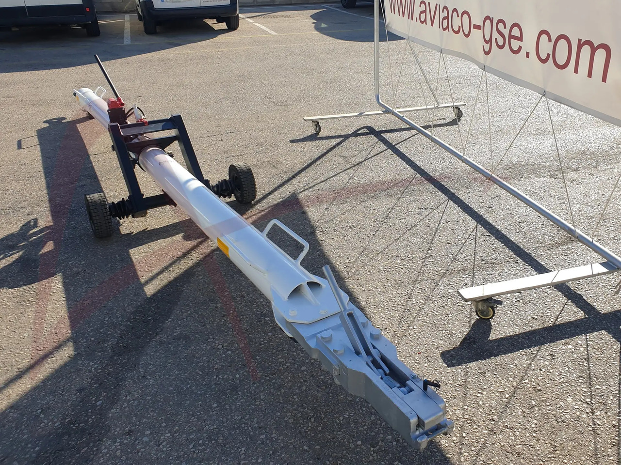 FLADUNG B737 - Õhusõidukite maapealsed teenindusseadmed: pilt 2 FLADUNG B737 - Õhusõidukite maapealsed teenindusseadmed: pilt 2