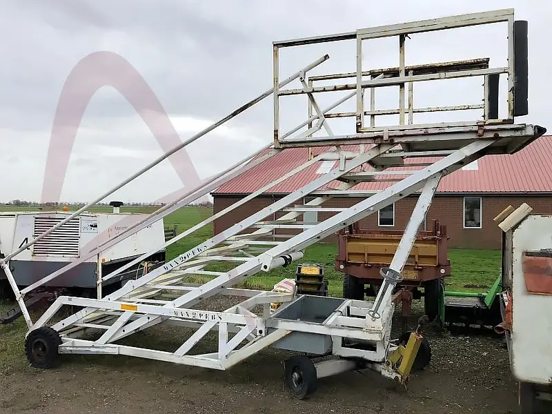 TCG 14 TREDEN - Reisijate trepp: pilt 1 TCG 14 TREDEN - Reisijate trepp: pilt 1