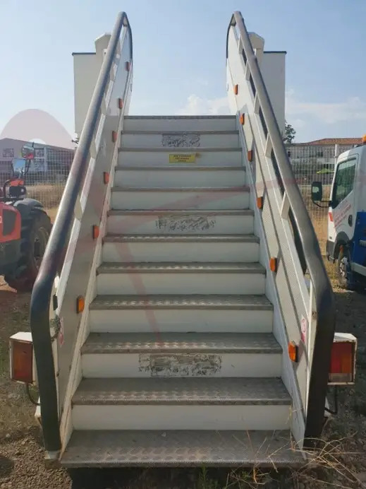 TEMG TG2244 - Reisijate trepp: pilt 2 TEMG TG2244 - Reisijate trepp: pilt 2