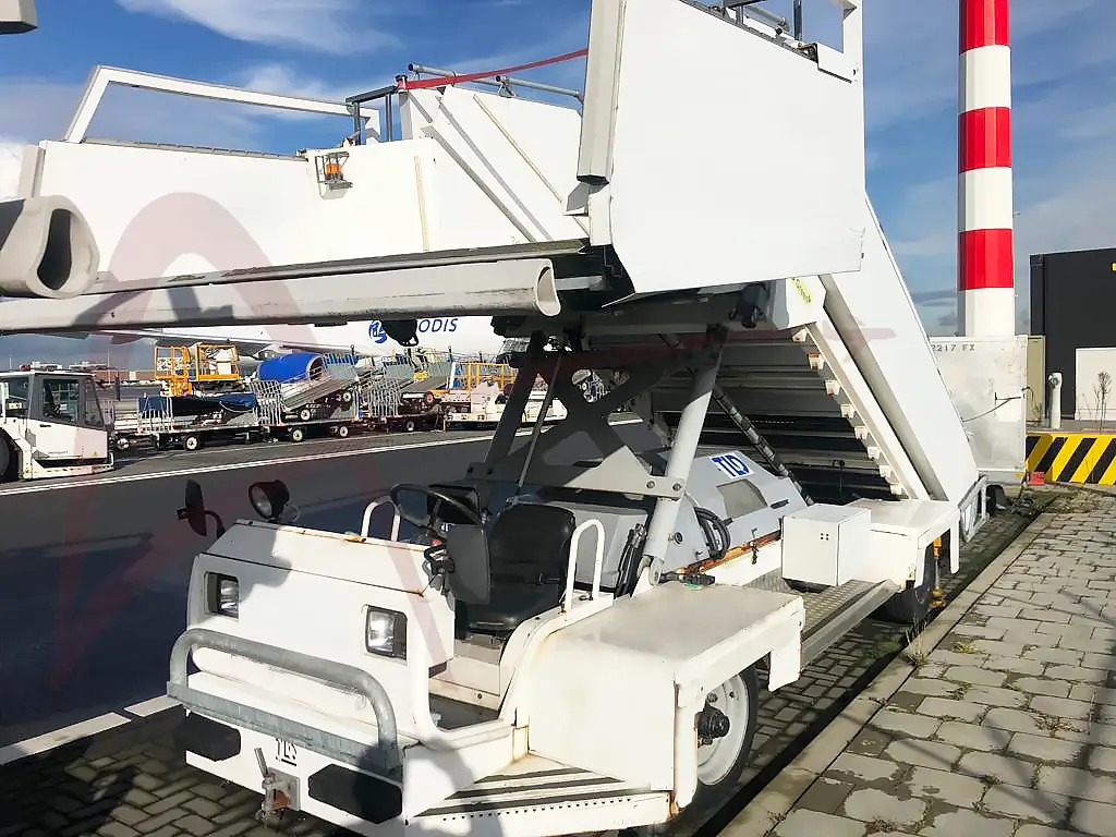 TLD ABS-580-E - Reisijate trepp: pilt 1 TLD ABS-580-E - Reisijate trepp: pilt 1