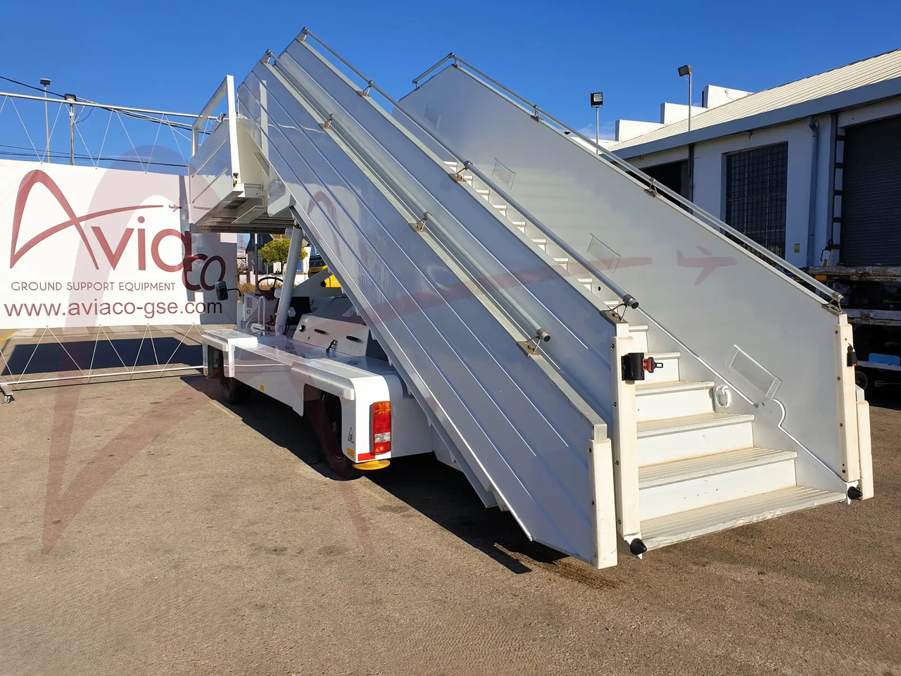 TLD ABS-580 - Reisijate trepp: pilt 3 TLD ABS-580 - Reisijate trepp: pilt 3