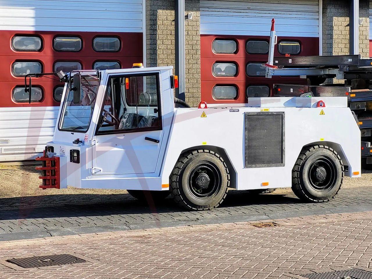 TLD TMX-100 - Lennukite puksiirsõiduk: pilt 1 TLD TMX-100 - Lennukite puksiirsõiduk: pilt 1