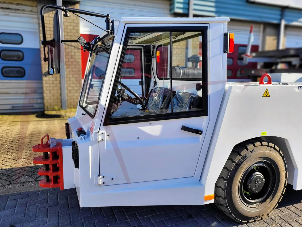 TLD TMX-100 - Lennukite puksiirsõiduk: pilt 3 TLD TMX-100 - Lennukite puksiirsõiduk: pilt 3
