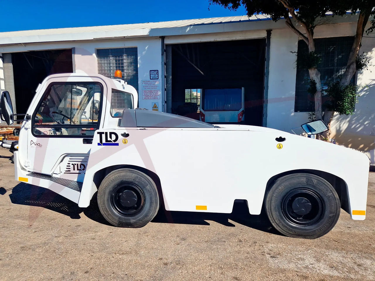 TLD TMX-150/15 - Lennukite puksiirsõiduk: pilt 3 TLD TMX-150/15 - Lennukite puksiirsõiduk: pilt 3