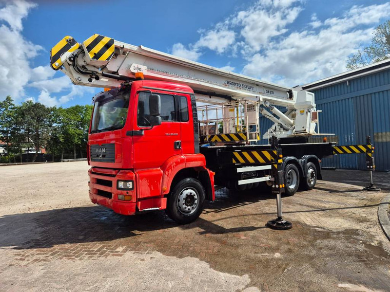 Bronto skylift 28-2T1 28 m hi lift hoogwerker MAN TGA 26. - Veoautolt tõusev platvorm: pilt 3 Bronto skylift 28-2T1 28 m hi lift hoogwerker MAN TGA 26. - Veoautolt tõusev platvorm: pilt 3