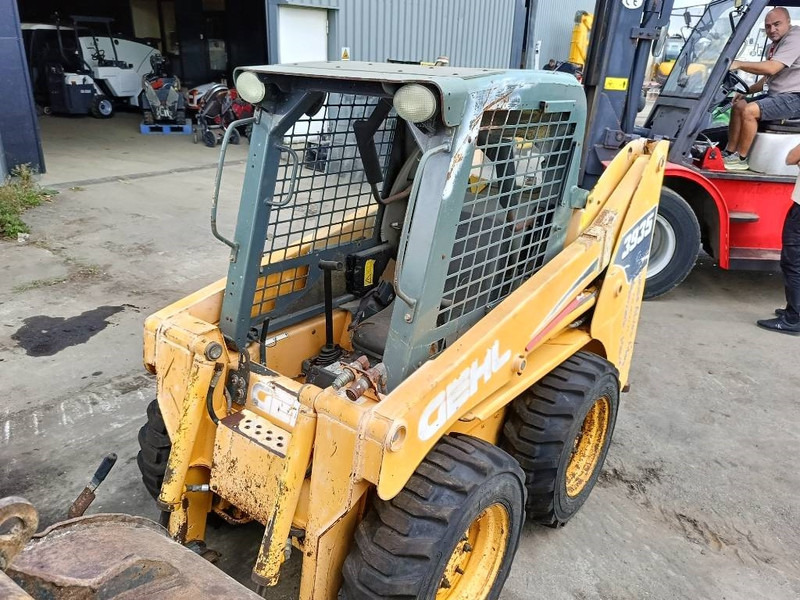 Gehl 3935 3840 schranklader loader skid steer bobcat - Kompaktlaadur: pilt 4 Gehl 3935 3840 schranklader loader skid steer bobcat - Kompaktlaadur: pilt 4