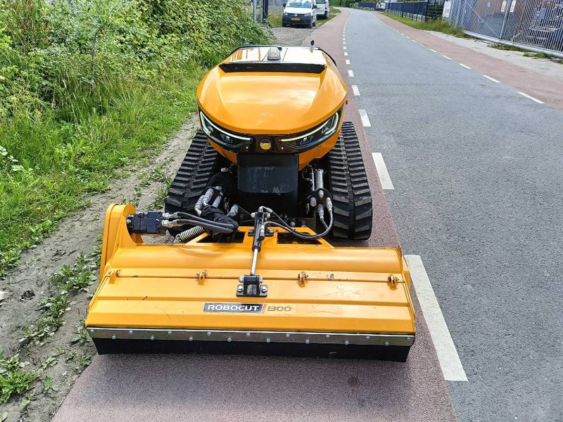 McConnel Robocut RC56 robot remote maaier mower 1200kg - Niiduk: pilt 3 McConnel Robocut RC56 robot remote maaier mower 1200kg - Niiduk: pilt 3