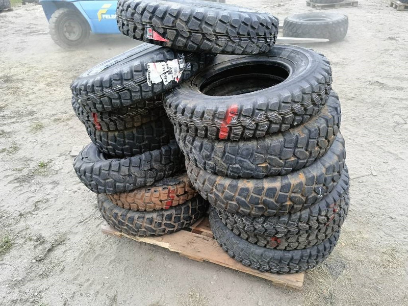 Michelin 6,50 R16 C 7,00R16 C 22/100R16 255/100R16 banden l - Rehvid ja veljed - Ehitusmasinad: pilt 2 Michelin 6,50 R16 C 7,00R16 C 22/100R16 255/100R16 banden l - Rehvid ja veljed - Ehitusmasinad: pilt 2
