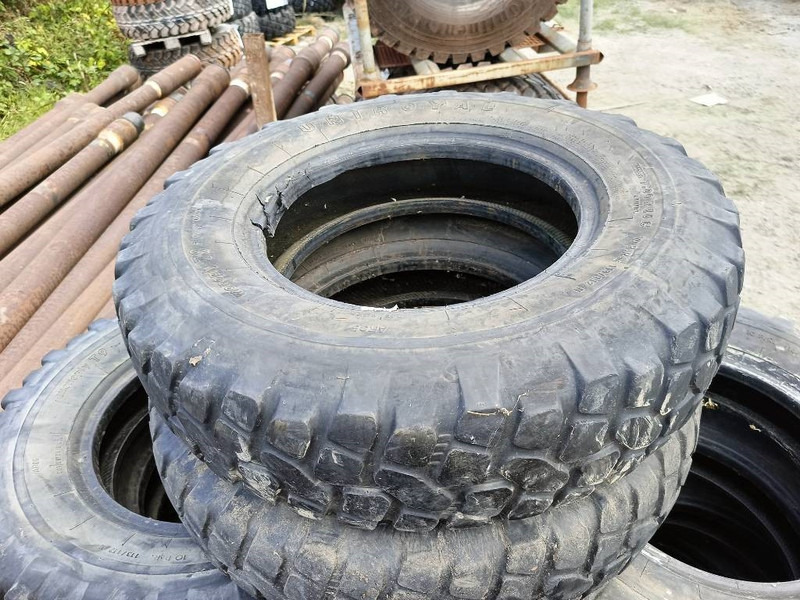 Michelin 6,50 R16 C 7,00R16 C 22/100R16 255/100R16 banden l - Rehvid ja veljed - Ehitusmasinad: pilt 5 Michelin 6,50 R16 C 7,00R16 C 22/100R16 255/100R16 banden l - Rehvid ja veljed - Ehitusmasinad: pilt 5