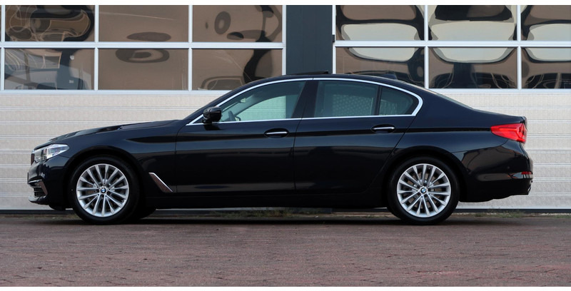 BMW 5 Serie 520i High Executive SCHUIFDAK/ NAPPA-LEDER/ ACC/ HEAD-UP/ H&K / ETC. liising BMW 5 Serie 520i High Executive SCHUIFDAK/ NAPPA-LEDER/ ACC/ HEAD-UP/ H&K / ETC.: pilt 12