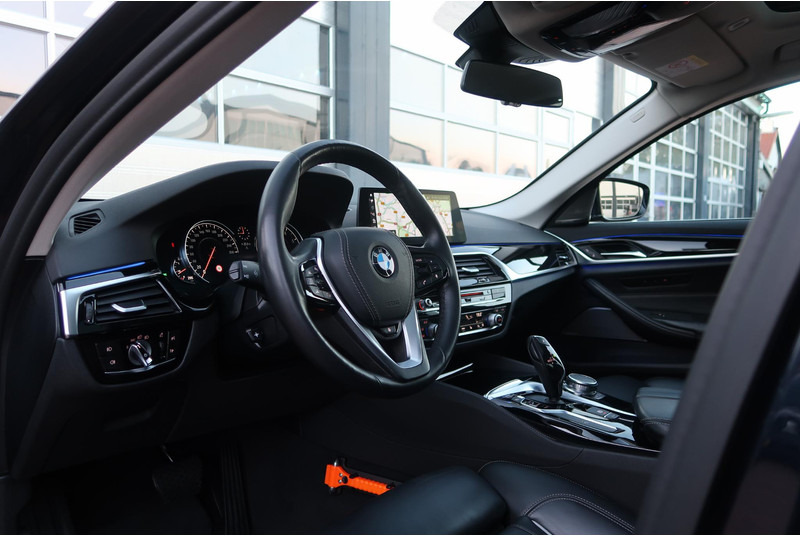 BMW 5 Serie 520i High Executive SCHUIFDAK/ NAPPA-LEDER/ ACC/ HEAD-UP/ H&K / ETC. liising BMW 5 Serie 520i High Executive SCHUIFDAK/ NAPPA-LEDER/ ACC/ HEAD-UP/ H&K / ETC.: pilt 7