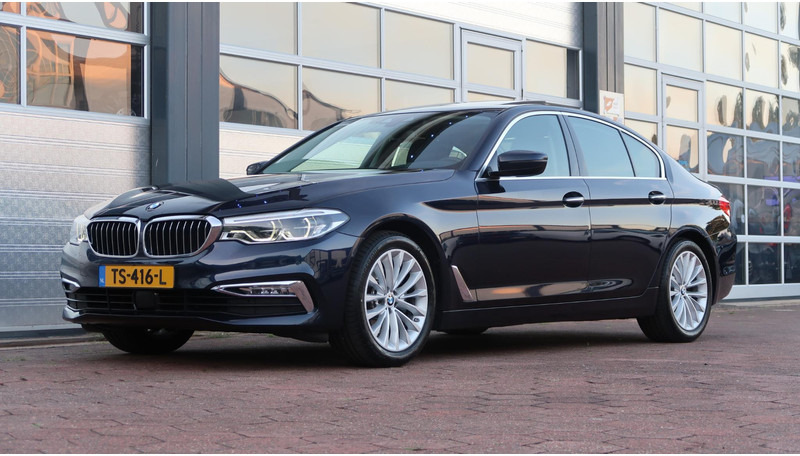 BMW 5 Serie 520i High Executive SCHUIFDAK/ NAPPA-LEDER/ ACC/ HEAD-UP/ H&K / ETC. liising BMW 5 Serie 520i High Executive SCHUIFDAK/ NAPPA-LEDER/ ACC/ HEAD-UP/ H&K / ETC.: pilt 17