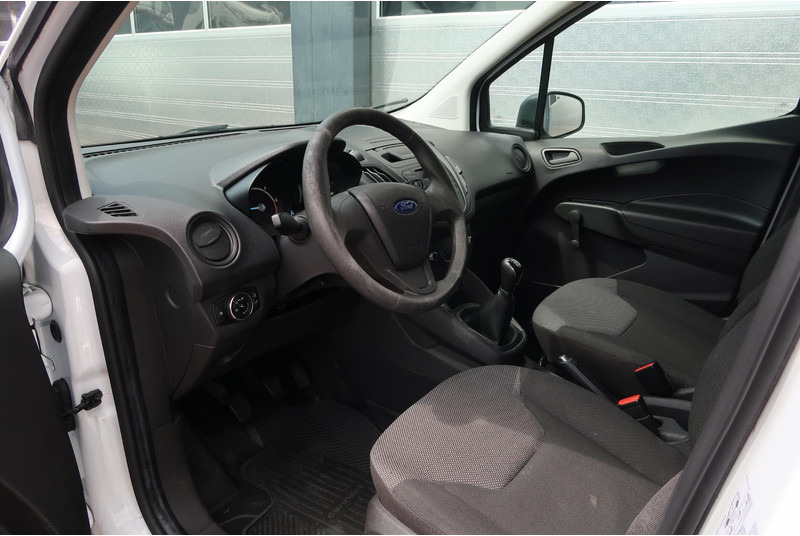 Väike kaubik Ford Transit Courier 1.5 TDCI Ambiente Start&Stop AIRCO/ MARGE/ LAGE KM/ NETTE AUTO!: pilt 18