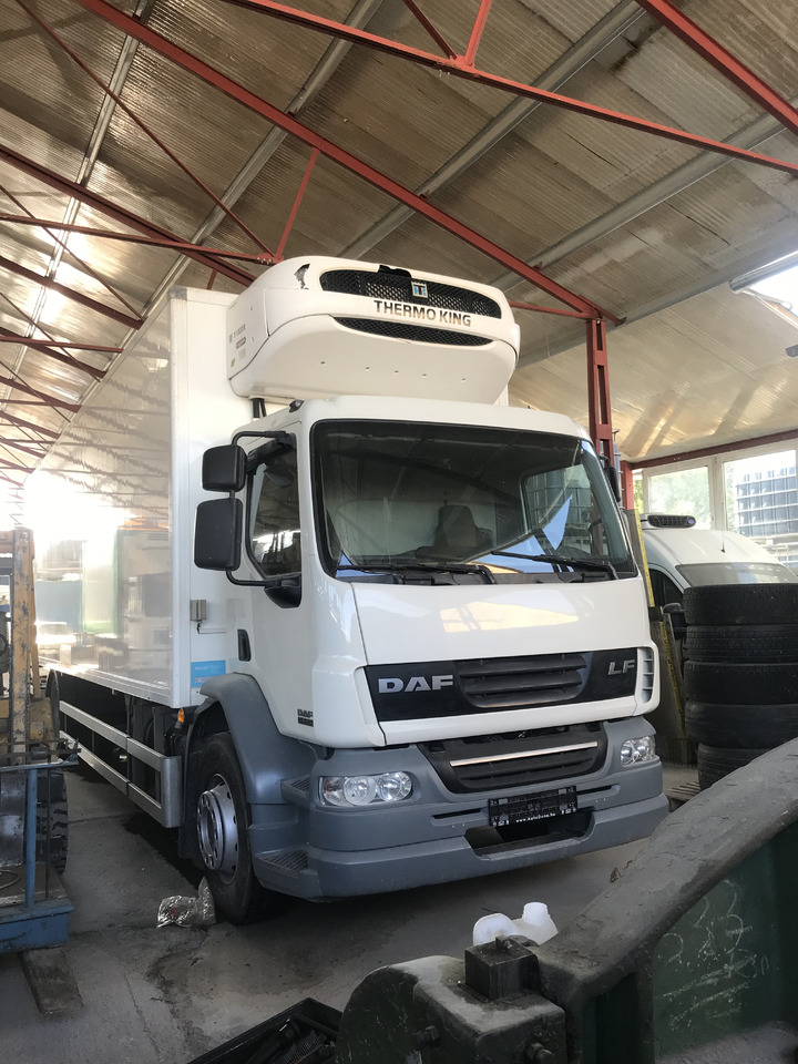 DAF LF 55.220 19T EURO5 THERMOKING T-1000R 3 TEMPERATURE - Külmutiga veoauto: pilt 2 DAF LF 55.220 19T EURO5 THERMOKING T-1000R 3 TEMPERATURE - Külmutiga veoauto: pilt 2