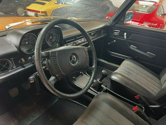 MERCEDES-BENZ 200 D/8 W115 - Sedaan: pilt 4 MERCEDES-BENZ 200 D/8 W115 - Sedaan: pilt 4