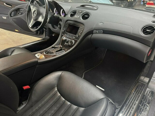 MERCEDES-BENZ SL 280 R 230 Mercedes-Scheckheft perfekt!... - Kabriolett: pilt 4 MERCEDES-BENZ SL 280 R 230 Mercedes-Scheckheft perfekt!... - Kabriolett: pilt 4