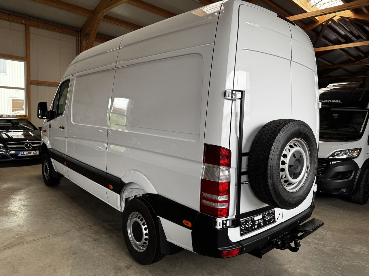 Mercedes-Benz Sprinter 319 CDI 4x4 3.0 V6 Untersetzung 1a! - Campervan: pilt 1 Mercedes-Benz Sprinter 319 CDI 4x4 3.0 V6 Untersetzung 1a! - Campervan: pilt 1