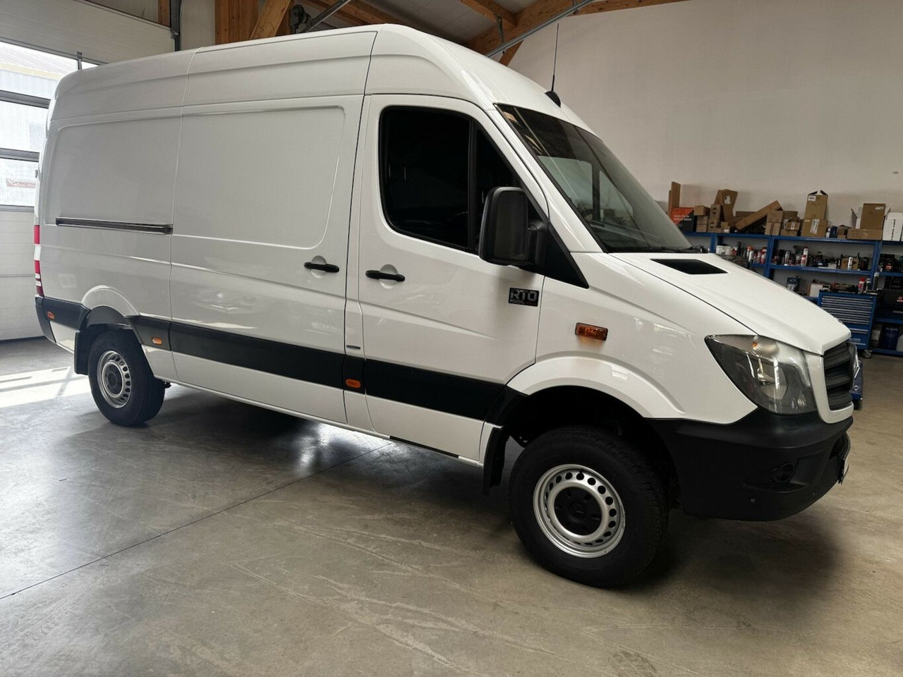 Mercedes-Benz Sprinter 319 CDI 4x4 3.0 V6 Untersetzung 1a! - Campervan: pilt 4 Mercedes-Benz Sprinter 319 CDI 4x4 3.0 V6 Untersetzung 1a! - Campervan: pilt 4