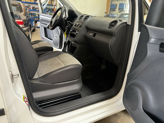 VW Caddy 1.6 TDI Kasten Sortimo AHK... - Väike kaubik: pilt 5 VW Caddy 1.6 TDI Kasten Sortimo AHK... - Väike kaubik: pilt 5