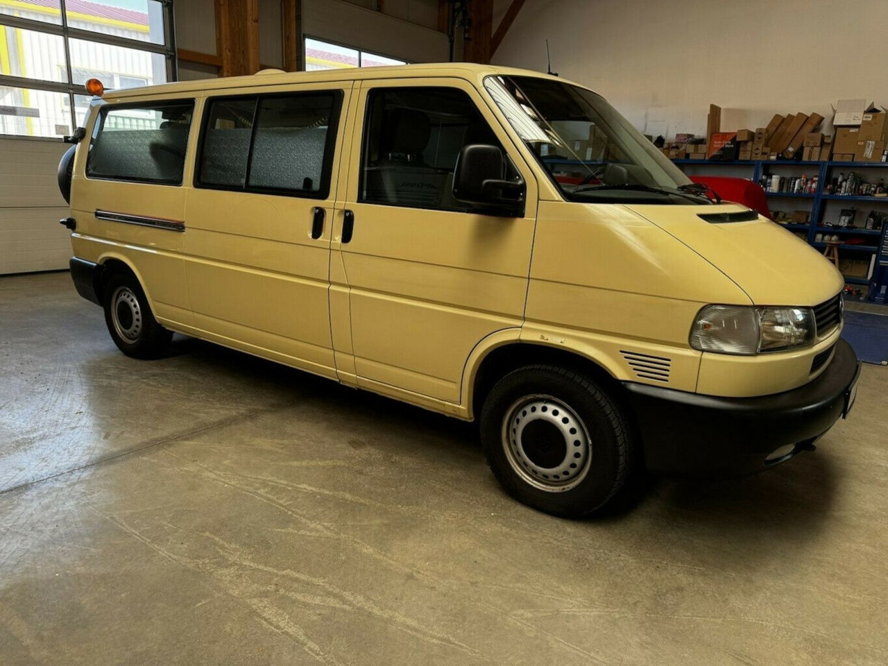 Volkswagen T4 2.5 TDI Syncro 4x4 lang 1. Hand! - Mikrobuss: pilt 4 Volkswagen T4 2.5 TDI Syncro 4x4 lang 1. Hand! - Mikrobuss: pilt 4