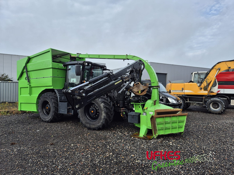 JCB Fastrac 4220 Chipper Combi - Traktor: pilt 3 JCB Fastrac 4220 Chipper Combi - Traktor: pilt 3