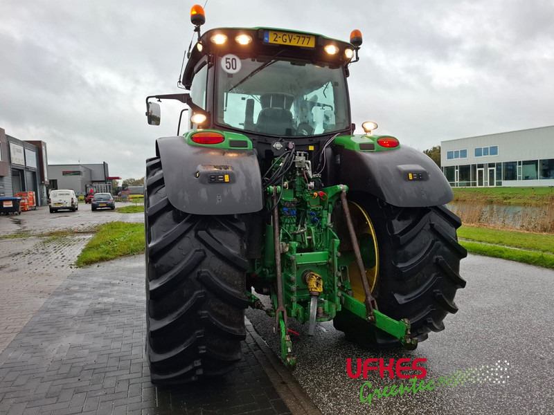 John Deere 6215 R - Traktor: pilt 4 John Deere 6215 R - Traktor: pilt 4