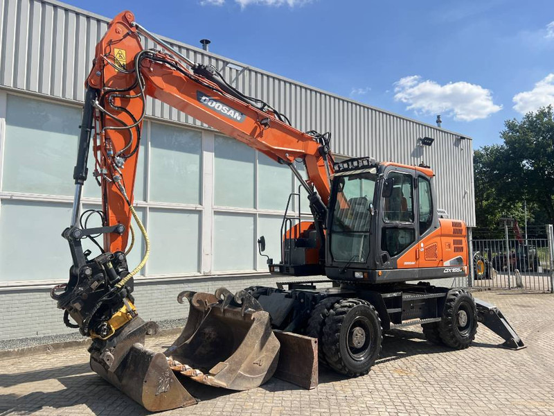 Doosan DX 165 W-5 2017 8450 H ENGCON ROTOTILT - Ratastel ekskavaator: pilt 2 Doosan DX 165 W-5 2017 8450 H ENGCON ROTOTILT - Ratastel ekskavaator: pilt 2