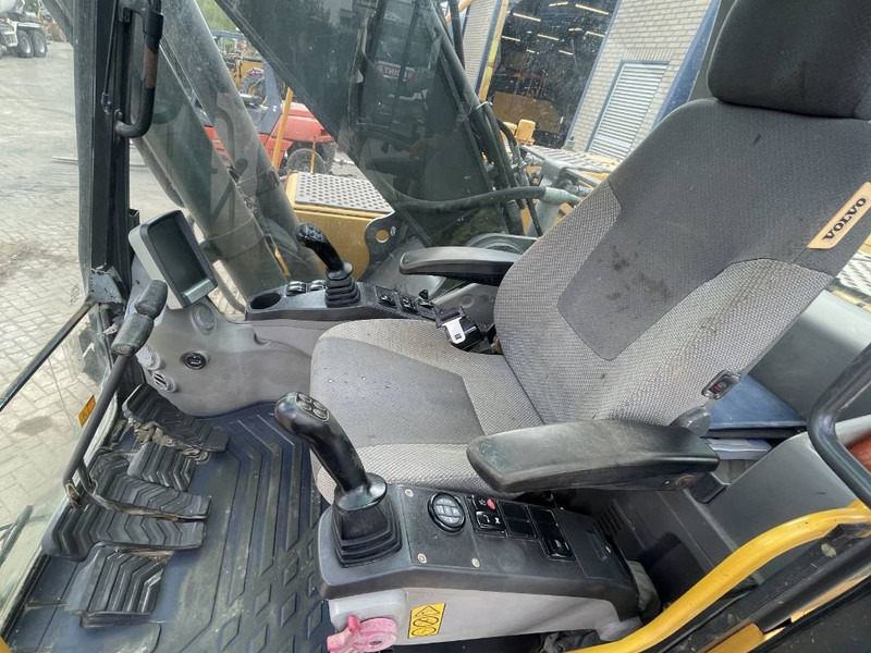 Lintekskavaator Volvo EC 240 C N L 2009 CE: pilt 8