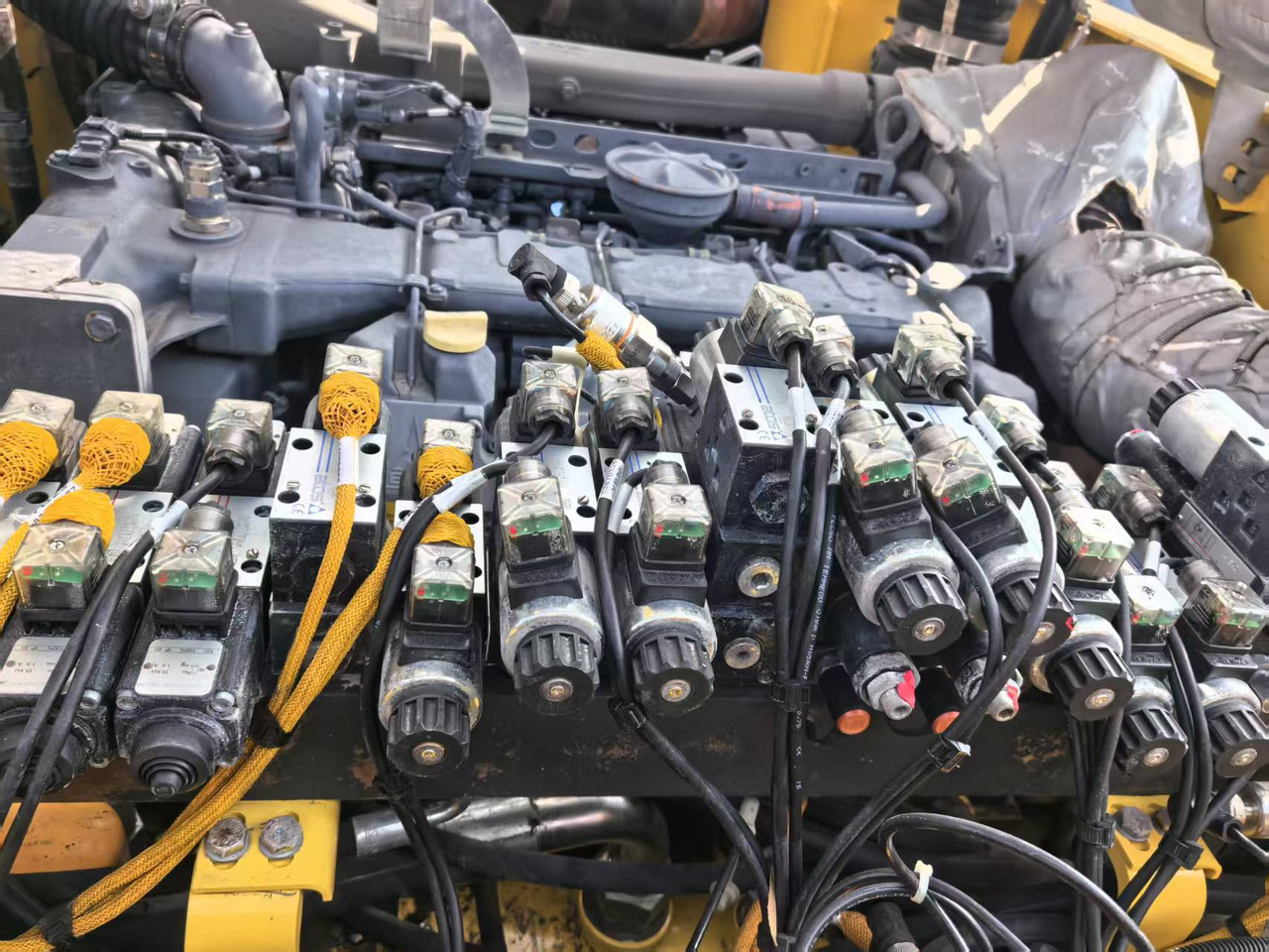 BOMAG Second Hand Asphalt Milling Machine BM2000/60 Asphalt Cold Milling Machine Price - Külmhöövel: pilt 3 BOMAG Second Hand Asphalt Milling Machine BM2000/60 Asphalt Cold Milling Machine Price - Külmhöövel: pilt 3