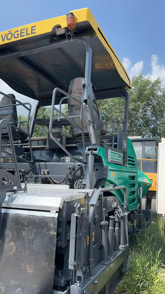 VOGELE S1880-3L Used paver laying machine 10m concrete road asphalt paver - Asfaldilaotur: pilt 4 VOGELE S1880-3L Used paver laying machine 10m concrete road asphalt paver - Asfaldilaotur: pilt 4