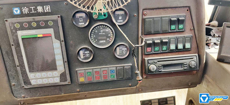 XCMG 2014 XGC130 130ton used crawler crane price - Roomikkraana: pilt 2 XCMG 2014 XGC130 130ton used crawler crane price - Roomikkraana: pilt 2