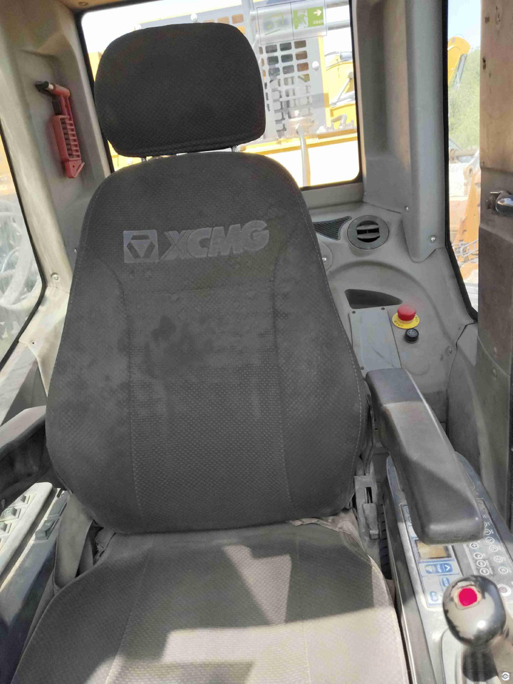 XCMG 2017 XE700D used 70 ton hydraulic crawler excavator price - Ekskavaator: pilt 5 XCMG 2017 XE700D used 70 ton hydraulic crawler excavator price - Ekskavaator: pilt 5