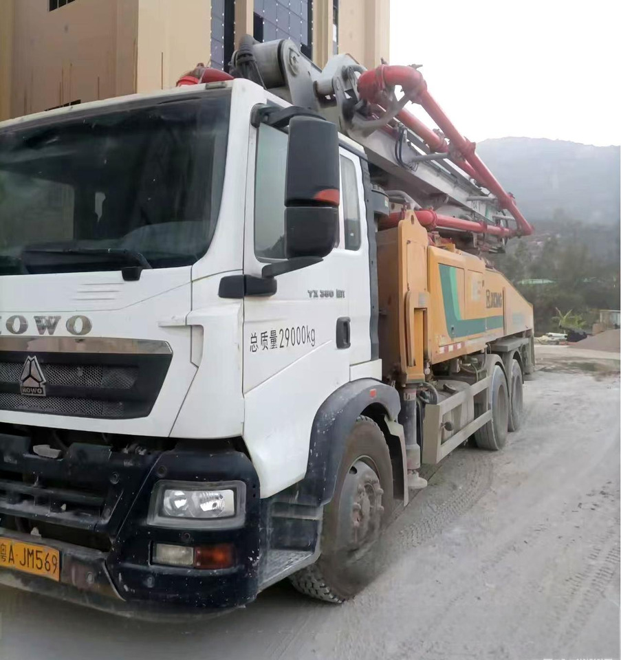 XCMG Manufacturer Concrete Pump Machine HB43V Used 43m HOWO Small Concrete Pumps Truck For Sale - Betoonipump: pilt 2 XCMG Manufacturer Concrete Pump Machine HB43V Used 43m HOWO Small Concrete Pumps Truck For Sale - Betoonipump: pilt 2