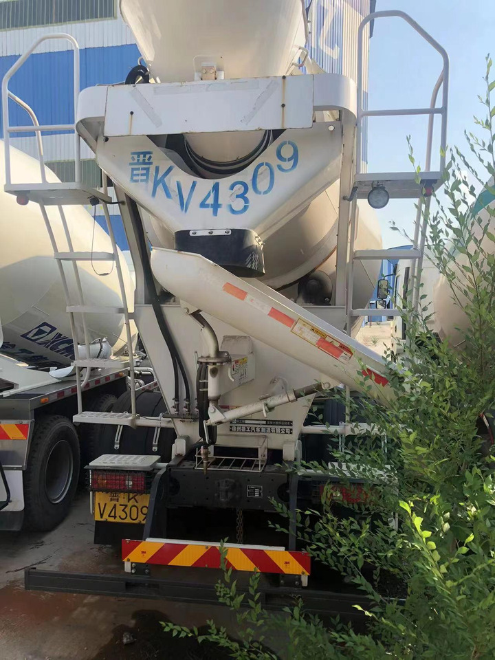XCMG Official G12V Used Cement Mixer Truck Second Hand Diesel Concrete Mixer Truck - Autobetoonisegisti: pilt 5 XCMG Official G12V Used Cement Mixer Truck Second Hand Diesel Concrete Mixer Truck - Autobetoonisegisti: pilt 5