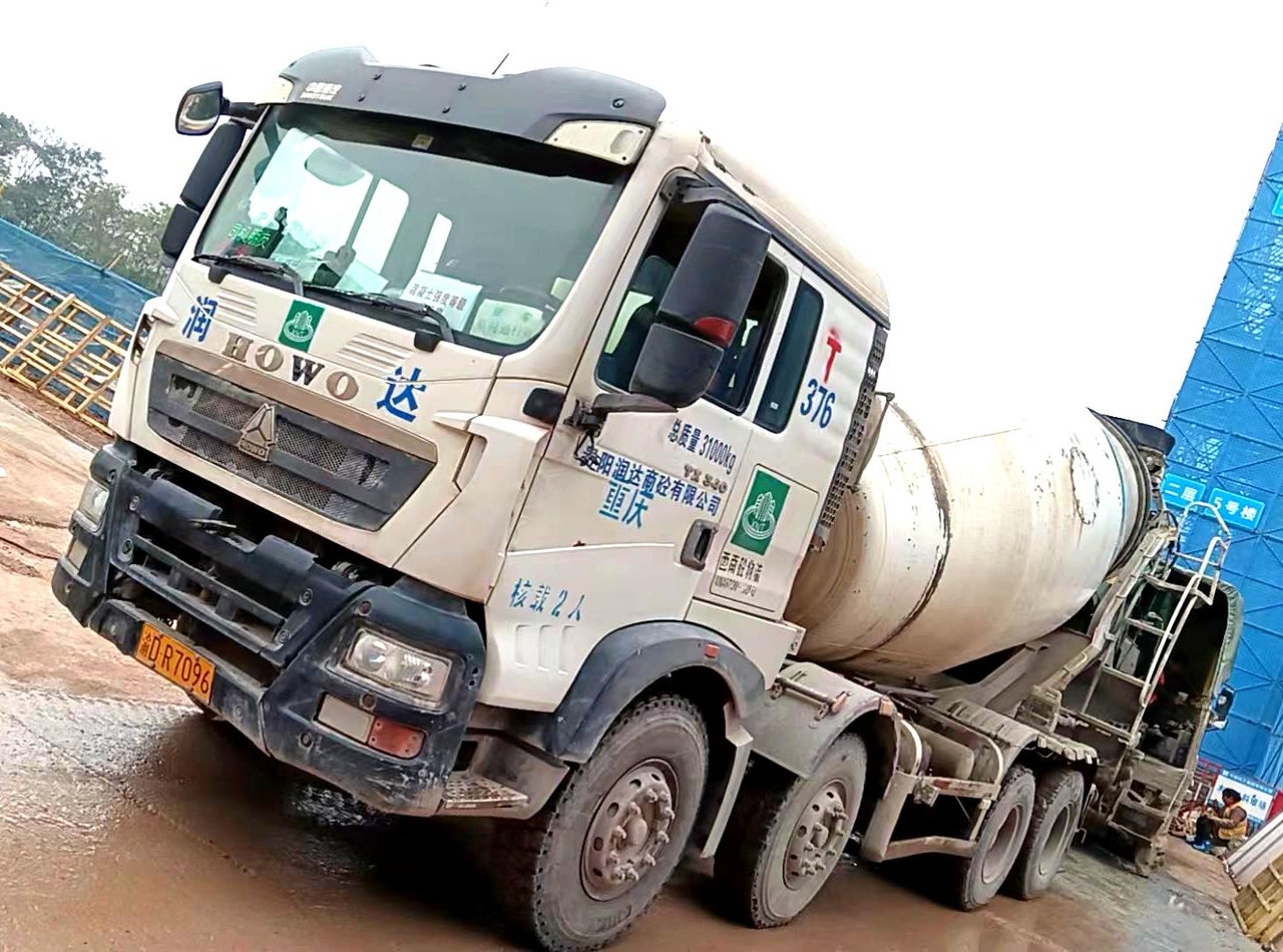 XCMG Official G4804B Second Hand Concrete Mixer Cement Truck 12m³ Cement Mixer Sale - Autobetoonisegisti: pilt 2 XCMG Official G4804B Second Hand Concrete Mixer Cement Truck 12m³ Cement Mixer Sale - Autobetoonisegisti: pilt 2