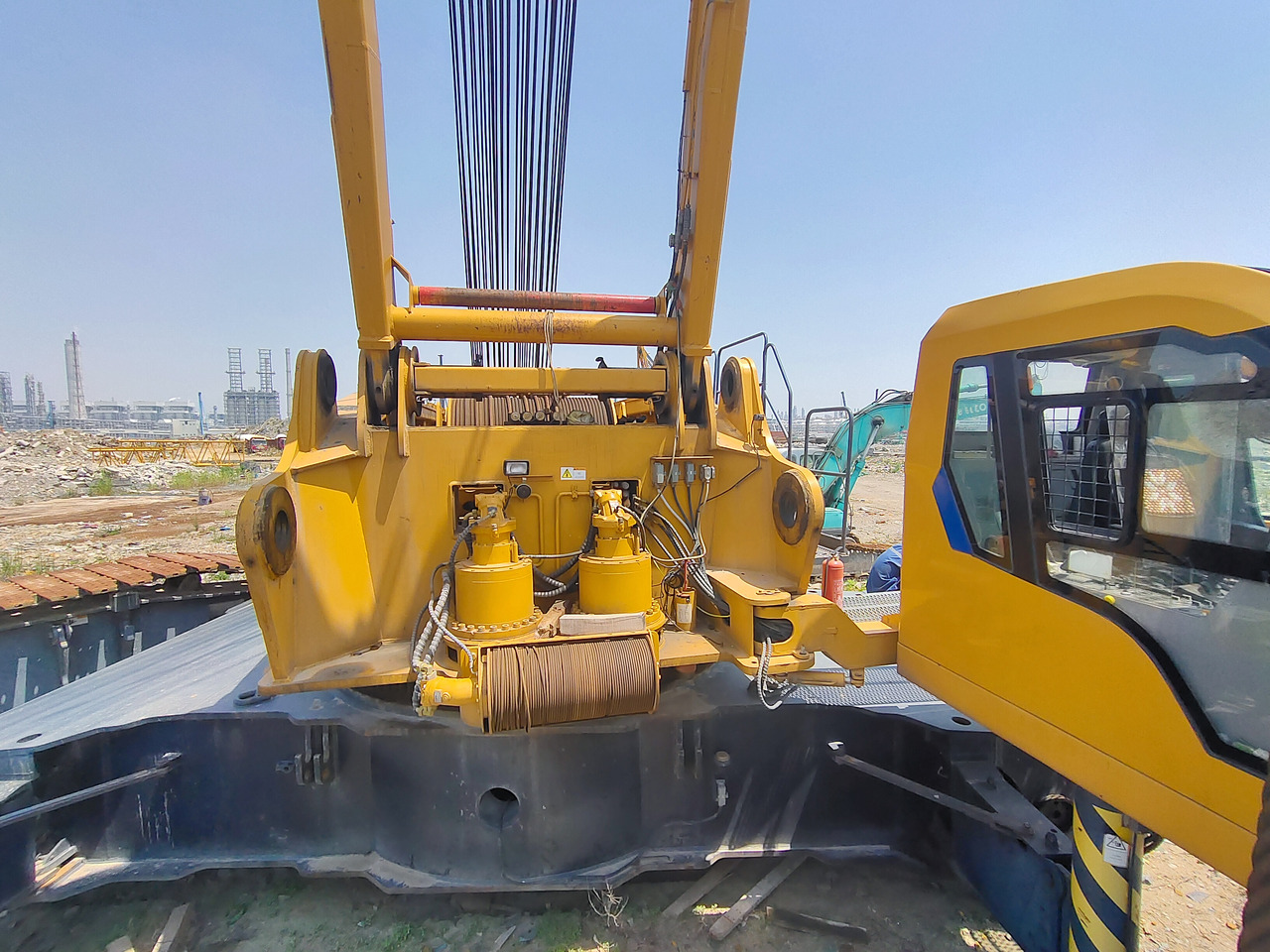 XCMG Official Hydraulic Lifting Crawler Crane XGC650 650 Used Mobile Crane Price For Sale - Roomikkraana: pilt 5 XCMG Official Hydraulic Lifting Crawler Crane XGC650 650 Used Mobile Crane Price For Sale - Roomikkraana: pilt 5