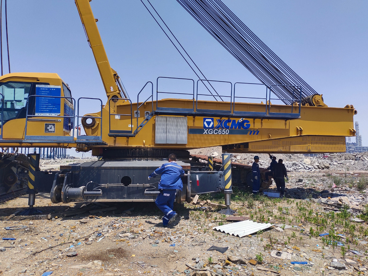 XCMG Official Hydraulic Lifting Crawler Crane XGC650 650 Used Mobile Crane Price For Sale - Roomikkraana: pilt 2 XCMG Official Hydraulic Lifting Crawler Crane XGC650 650 Used Mobile Crane Price For Sale - Roomikkraana: pilt 2