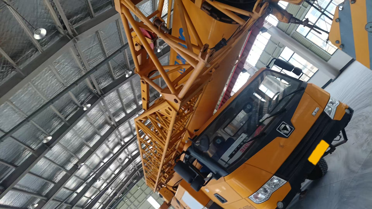 XCMG Official Second Hand 70 Ton Mobile Crane QY70K5D_1 Truck Mounted Crane - Autokraana: pilt 4 XCMG Official Second Hand 70 Ton Mobile Crane QY70K5D_1 Truck Mounted Crane - Autokraana: pilt 4
